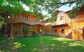 Brushwood Villa- Cottages And Bar